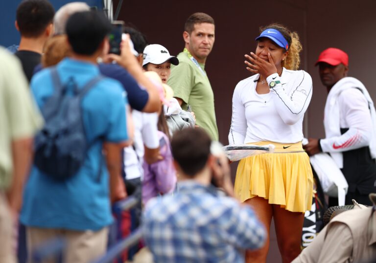 Naomi Osaka exits opening match at Toronto with back injury