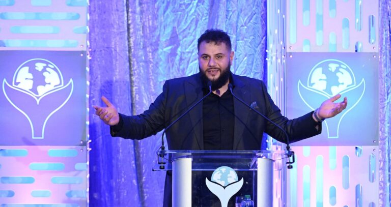 Palestinian-American comedian Mo Amer releases trailer for Netflix’s ‘Mo’