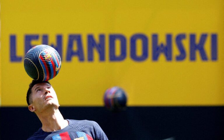 Barcelona sells more assets to clear Lewandowski for opener