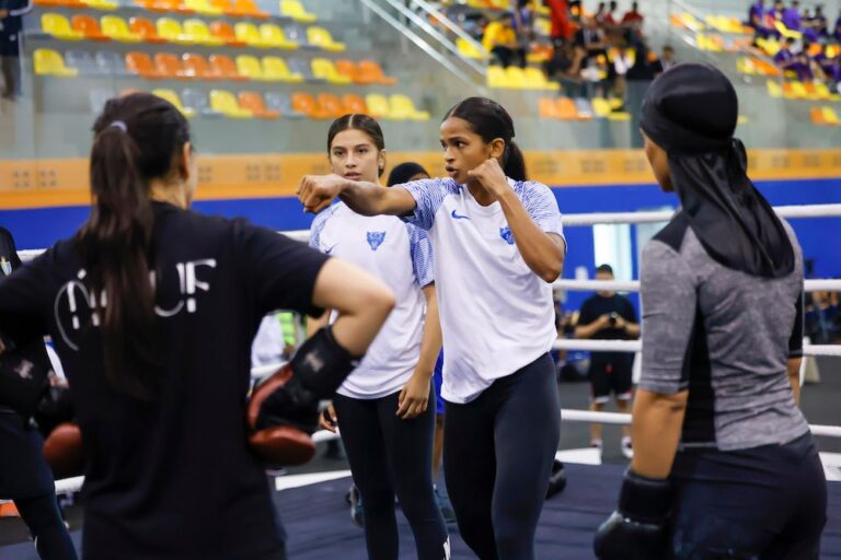 Ramla Ali puts on boxing clinic with Saudi girls ahead of historic bout in Jeddah