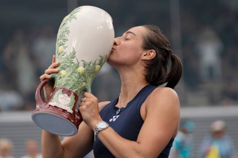 Garcia downs Kvitova to claim Cincinnati crown