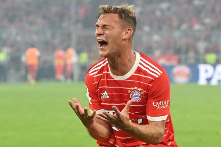 Sommer heroics see Gladbach hold on for draw at Bayern
