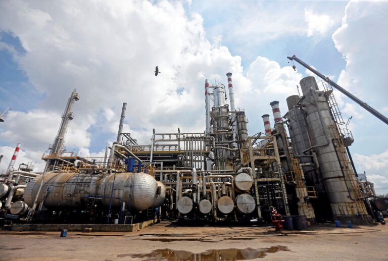 Crisis-hit Sri Lanka invites Saudi Arabia to set up oil refinery