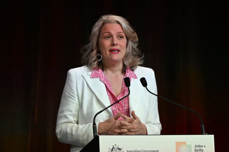 Australia raises immigration limit amid manpower shortage