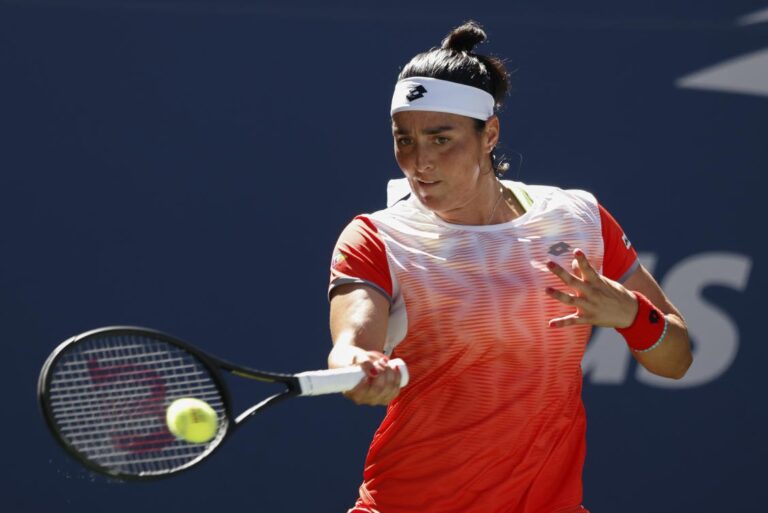 Ons Jabeur rallies past Shelby Rogers to advance at US Open