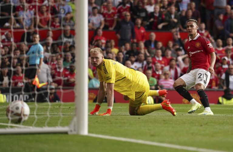 Antony scores on debut as Man Utd end Arsenal’s perfect start