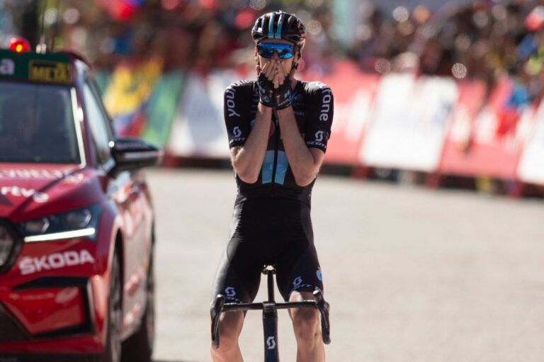 Arensman rules mountain Vuelta stage as Evenepoel loses more time