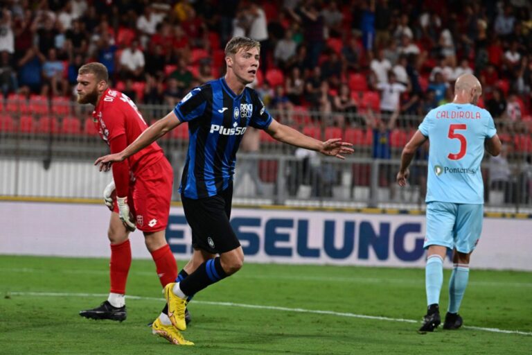Atalanta beat Berlusconi’s Monza 2-0, move atop Serie A