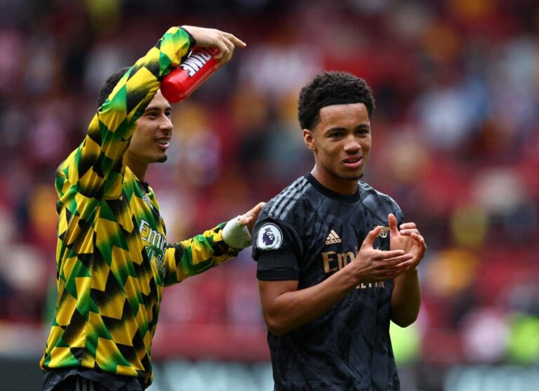 Arsenal beat Brentford to regain Premier League top spot