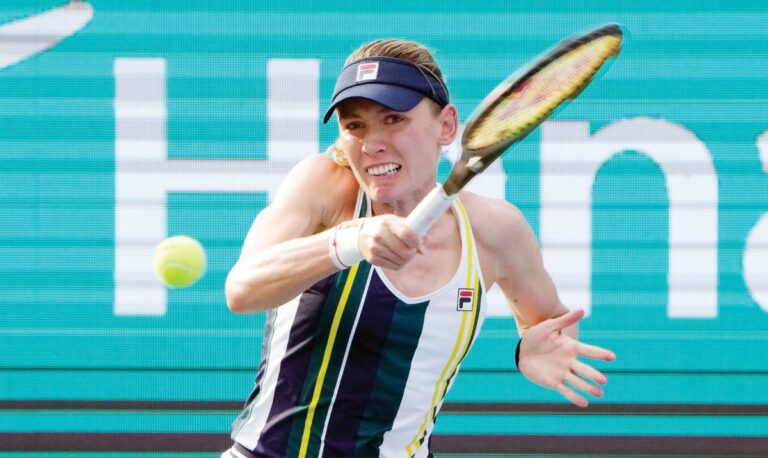 Russia’s Alexandrova shines in Seoul for third title