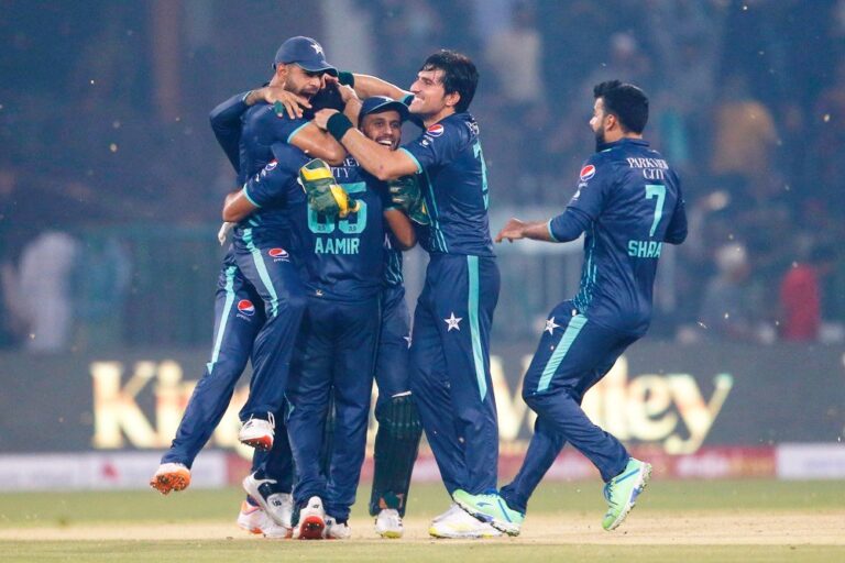 Pakistan beat England by 6 runs in 5th T20
