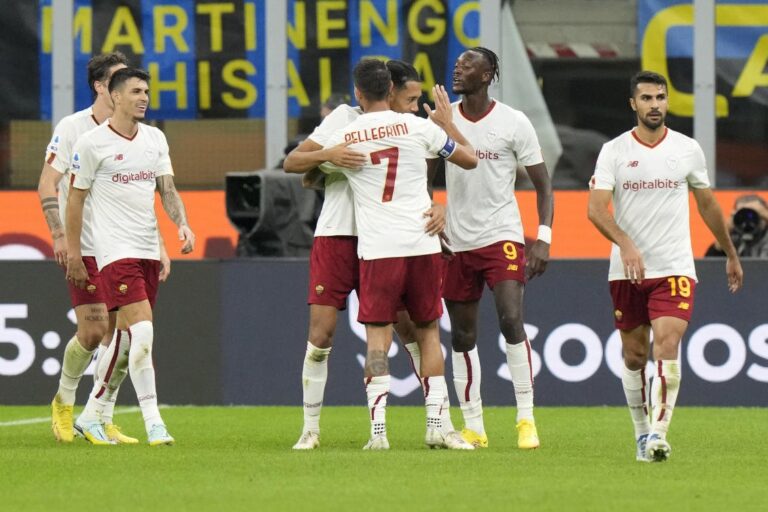 Smalling heads Roma to win at struggling Inter Milan