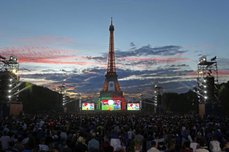 Paris joins big screen boycott of World Cup games from Qatar