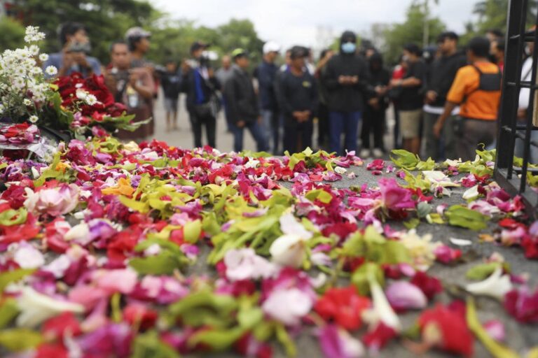 Six facing criminal charges over Indonesia stadium disaster: police chief