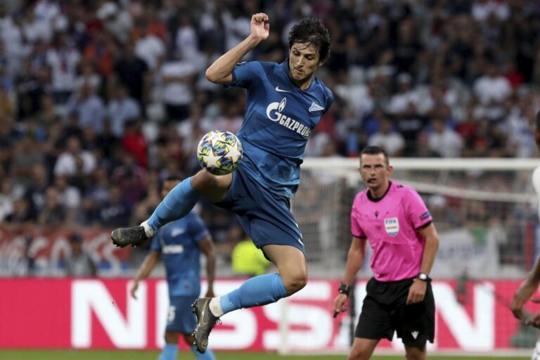 Iran forward Azmoun doubtful for World Cup with calf injury