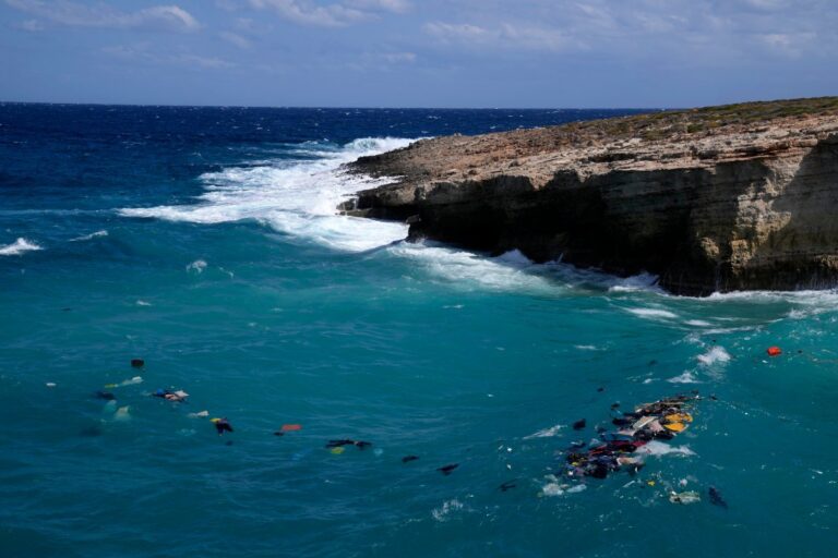 Death toll from migrant  boat wrecks in Greek waters increases to 23