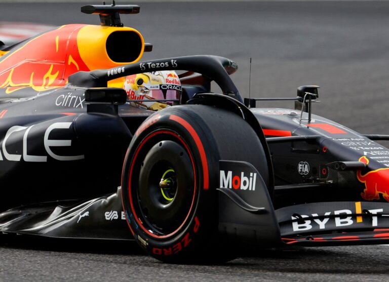 Title-chasing Verstappen pips Leclerc to Japanese GP pole