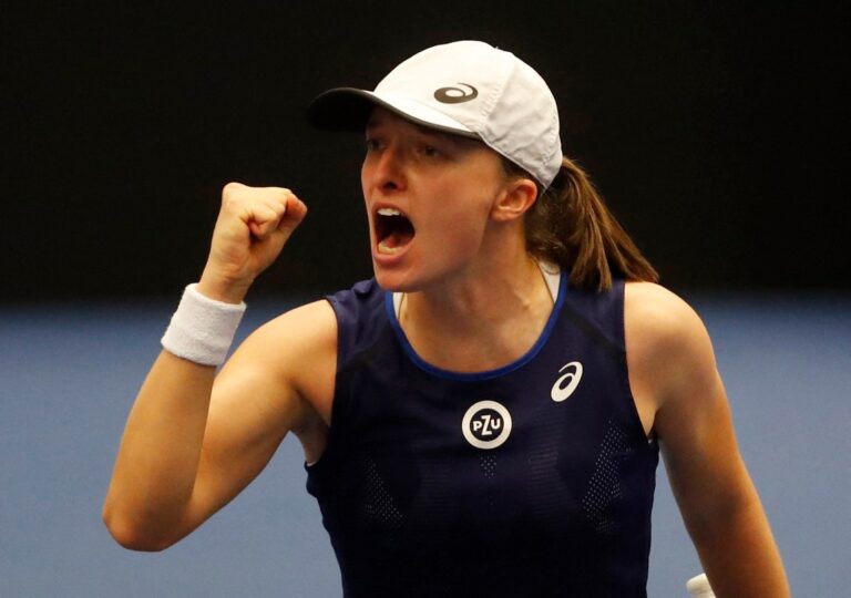 Swiatek into Ostrava final with 60th win of 2022