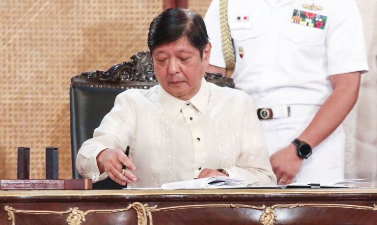 Philippines makes SIM card registration compulsory in bid to combat scams