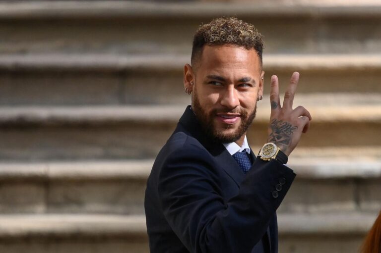 Neymar tells court did not participate in Barcelona transfer talks