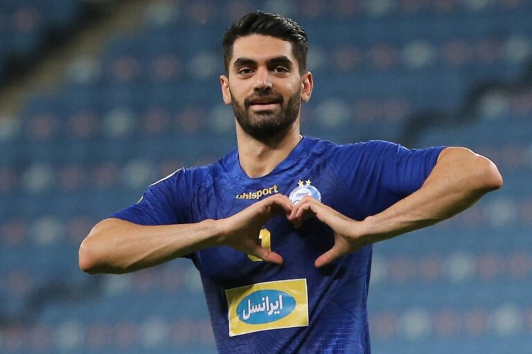 Iranian footballer Ali Karimi target of kidnapping attempt: The Times