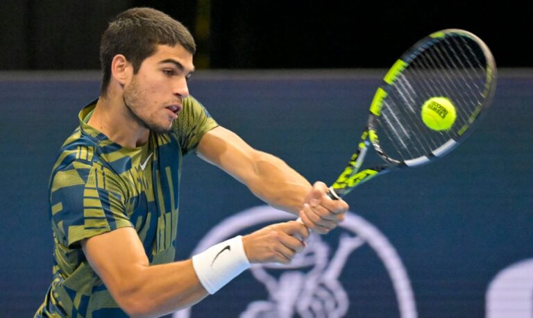 Top-ranked Alcaraz cruises into Swiss Indoors quarterfinals