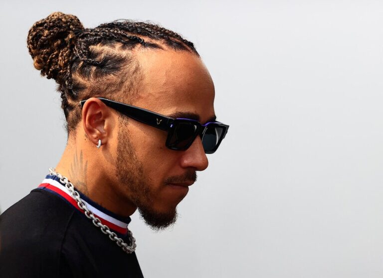 Hamilton hoping to race on past 40 with new Mercedes contract