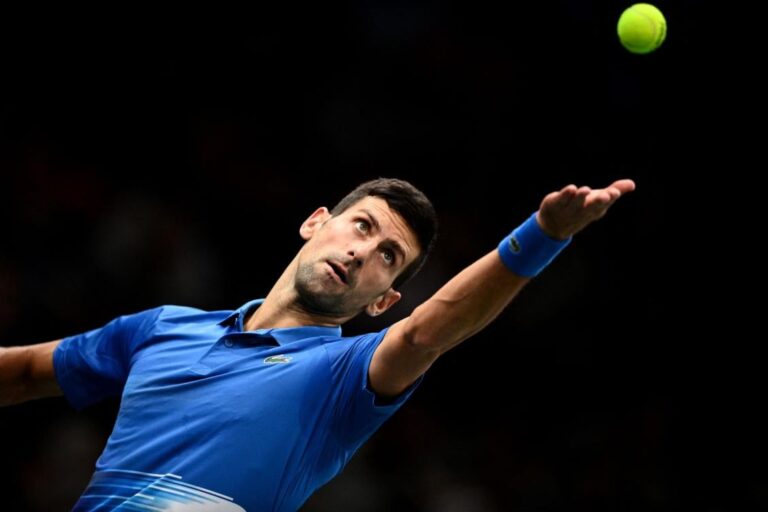 Djokovic beats Cressy in straight sets at Paris Masters