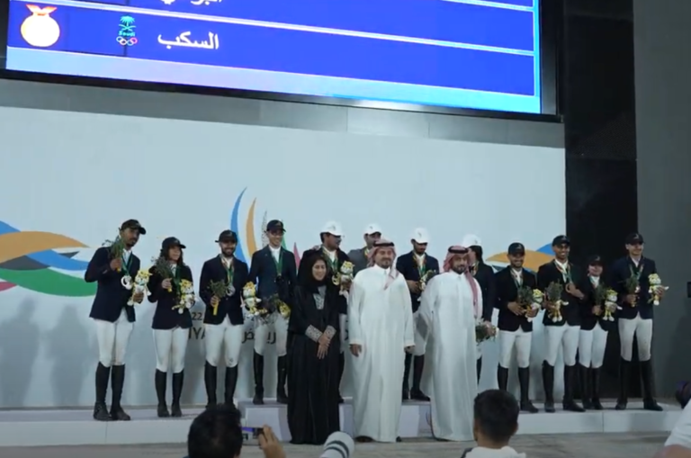 Prince Fahd bin Jalawi bin Abdulaziz bin Musaed honors equestrian medallists