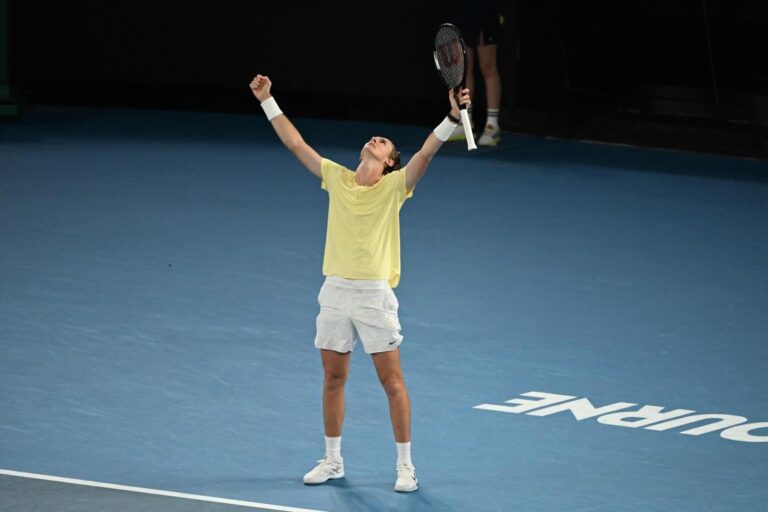 Korda of US stops 2-time Australian Open runner-up Medvedev