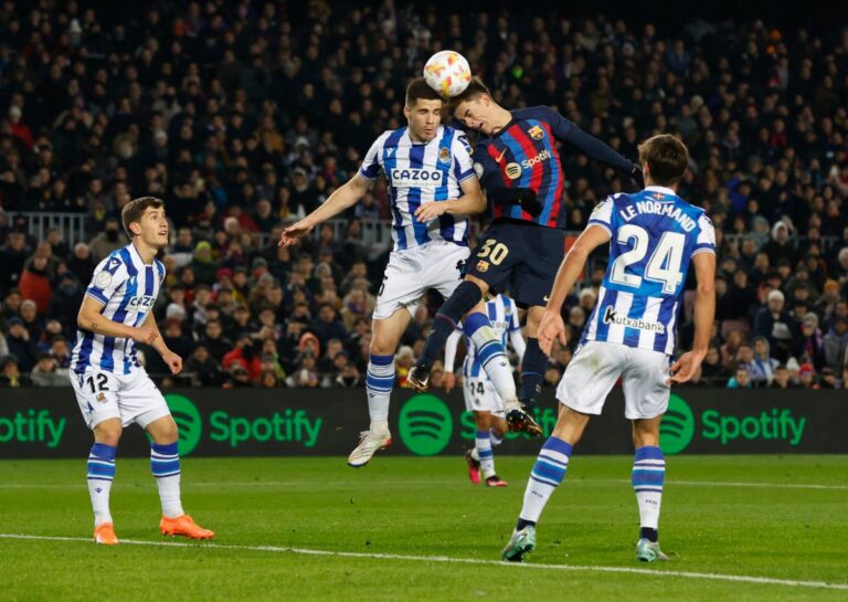 Barcelona beat 10-man Sociedad 1-0 to reach Copa semifinals