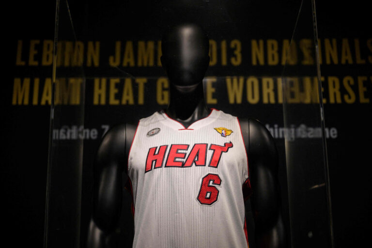 LeBron James jersey sells for whopping $3.7 million
