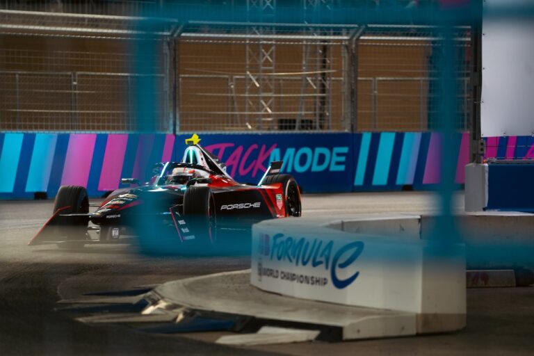 ‘Action-packed’ Diriyah double-header opens Formula E 9th season