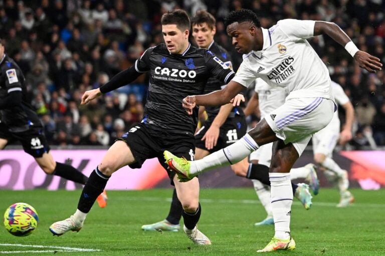 Madrid frustrated by Sociedad, loses ground to Barcelona