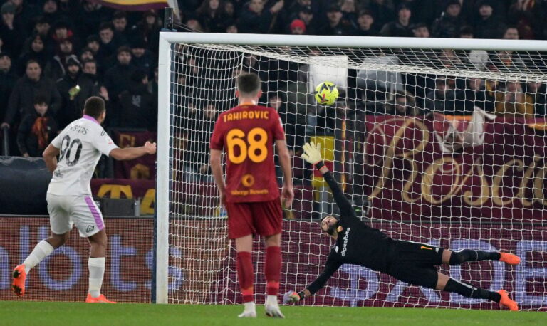 Cremonese pull off another Italian Cup shock to beat Roma