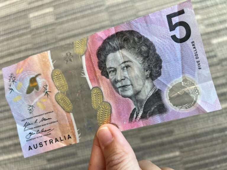 Australia to remove British monarch from banknotes