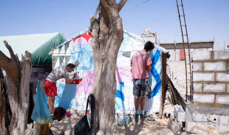 Traveling artist paints a different picture of Mauritania’s poor