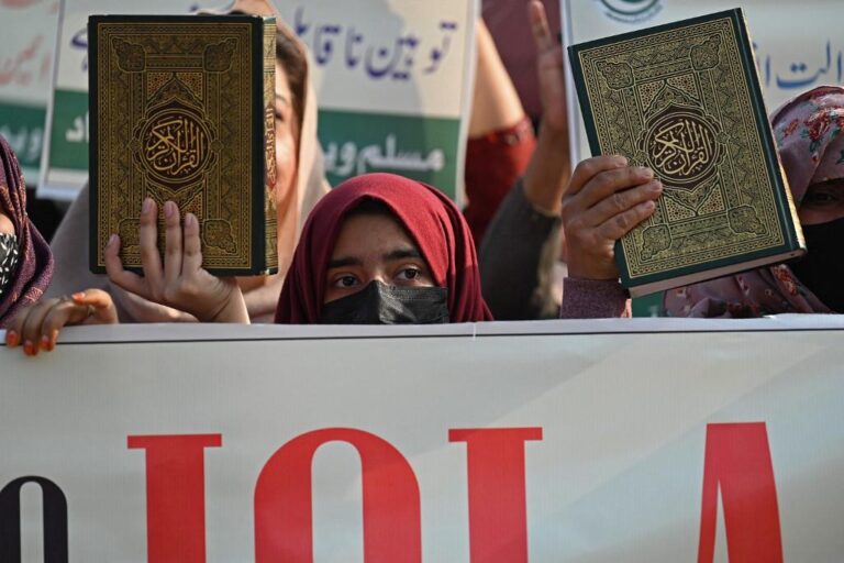 Swedish police blocks Qur’an burning protest