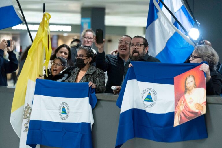 Nicaragua frees 222 opponents of Ortega, sends them to US