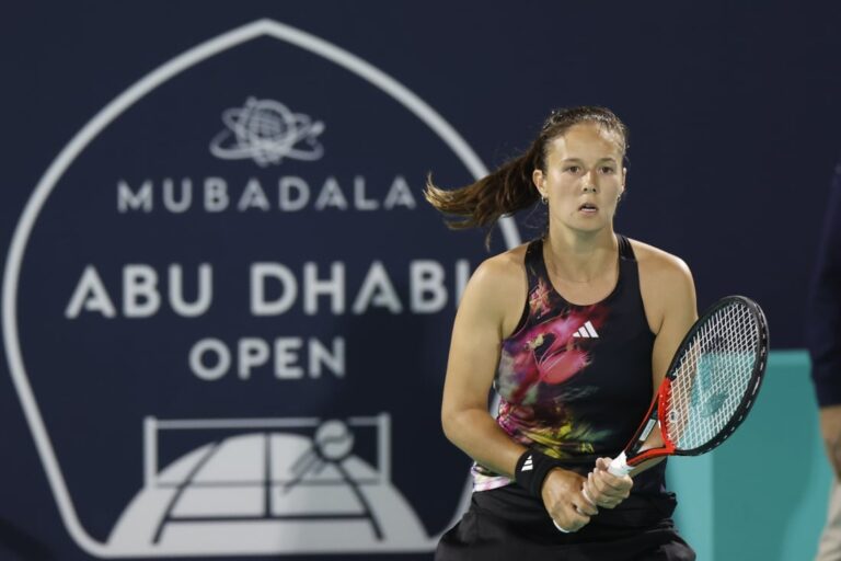Top seed Kasatkina progresses to quarterfinals of Mubadala Abu Dhabi Open