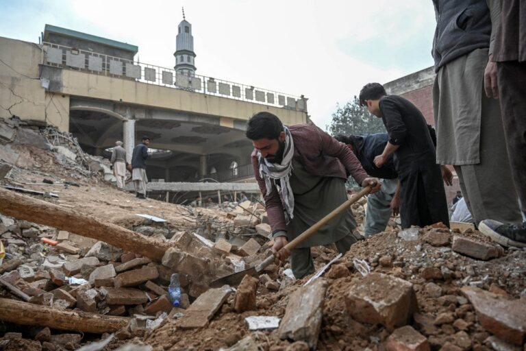 Peshawar mosque attack confronts Pakistan with tough security choice