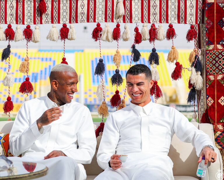 Ronaldo celebrates Founding Day in traditional Saudi attire with Al-Nassr teammates