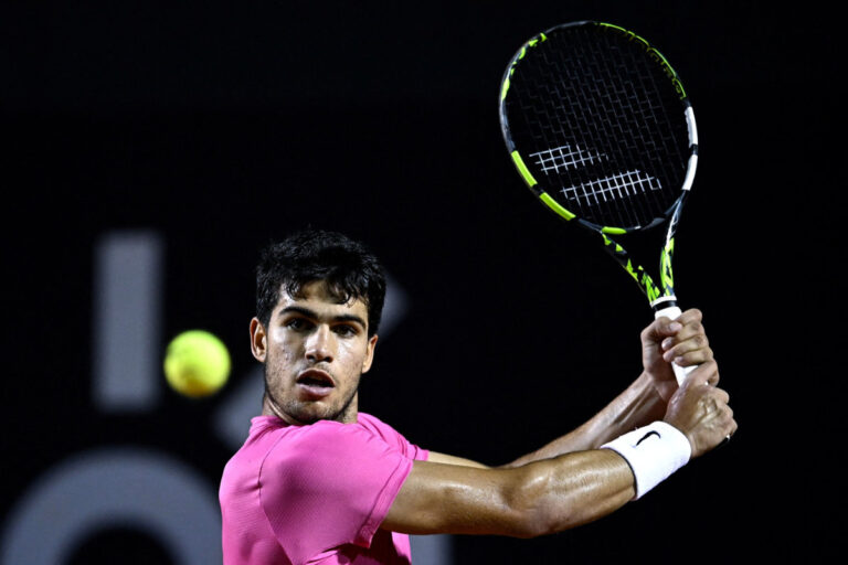 Defending champion Alcaraz reaches Rio Open semifinals