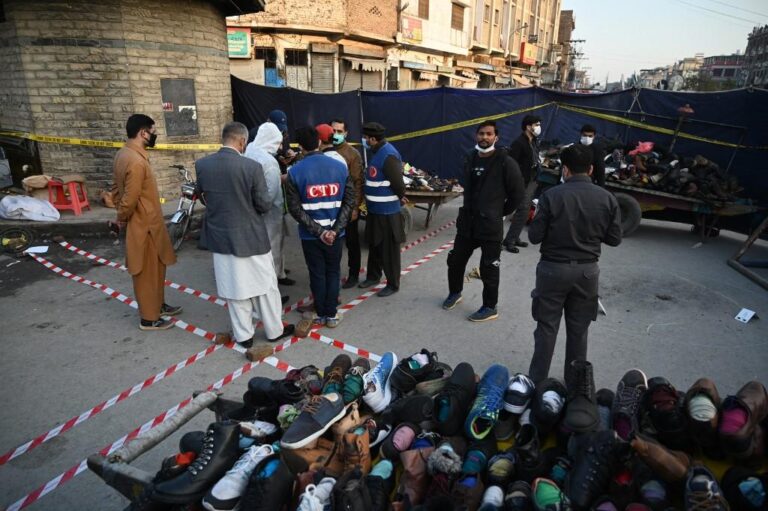 Bombing in crowded bazaar in southwestern Pakistan kills 5