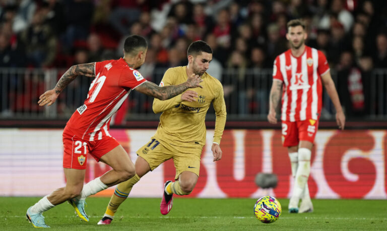 Barcelona stunned by 1-0 loss at Almeria, fails to grow lead