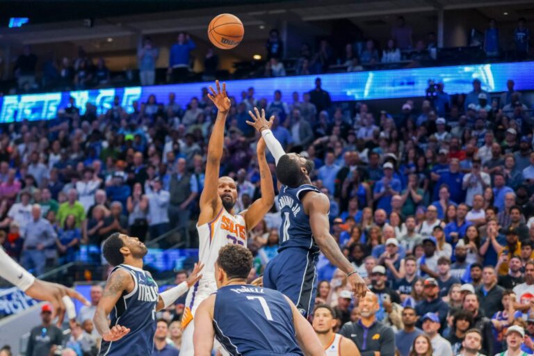 Durant dazzles as Suns sink Mavs, Curry tastes defeat from Lakers on return