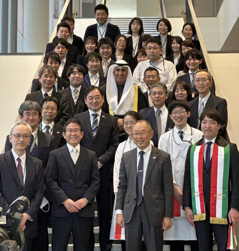 Kuwait envoy praises Japanese students for humanitarian choices