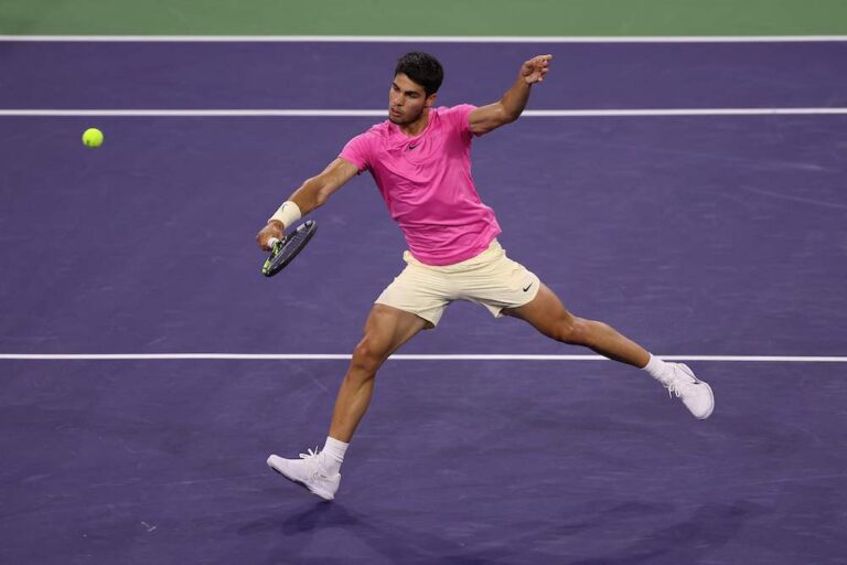 Alcaraz to face Sinner, Swiatek gets Rybakina in Indian Wells semifinals