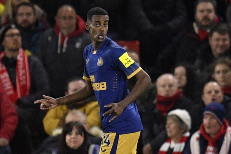 ‘Ice cold’ Isak puts Newcastle United back in Champions League mix