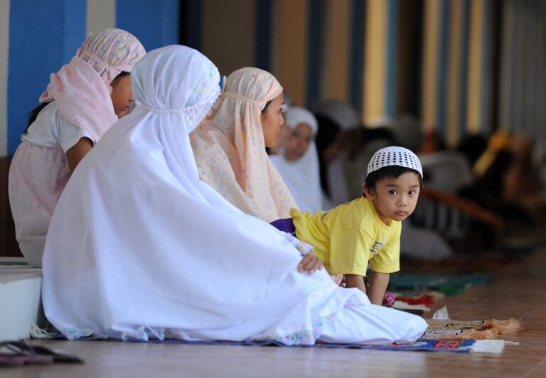 Philippine president calls for solidarity as Ramadan begins